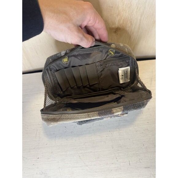 Feildline Camo Hunting Fanny Pack-Hunting Gear Accessories - Picture 3 of 5